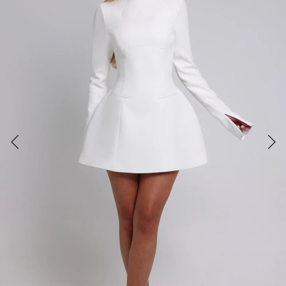 Elegant White Backless Dress